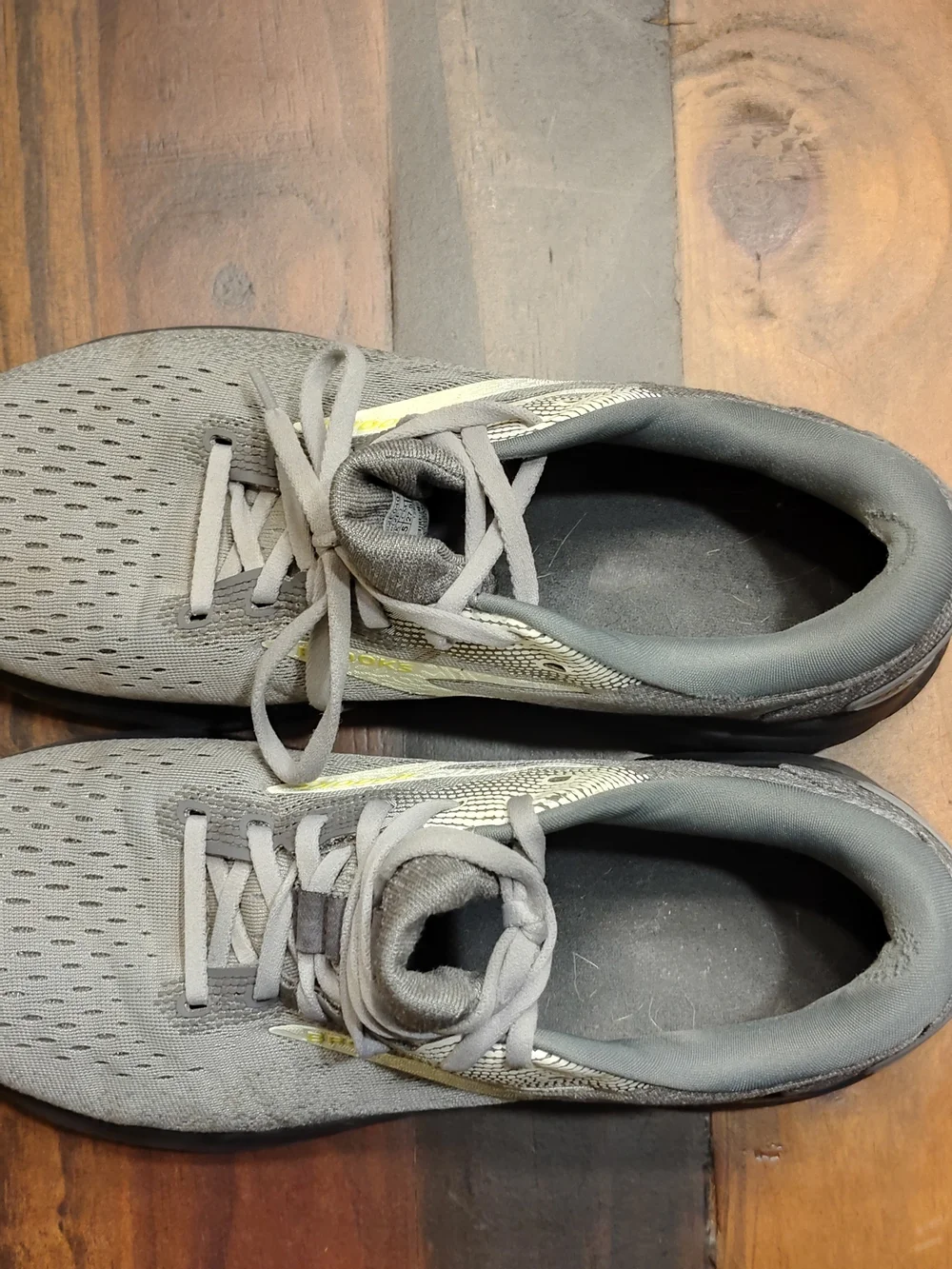 Brooks Ghost 16 Men's Road Running Shoe Fair Condition Size 9.5 Men.